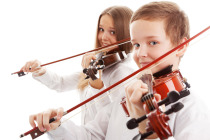 Kids taking violin lessons